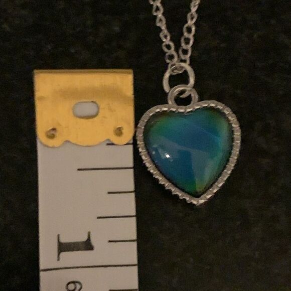 Fun Color-Changing Mood Heart Pendant Necklace, Silver Chain - Retro Gift! NEW - Picture 8 of 10